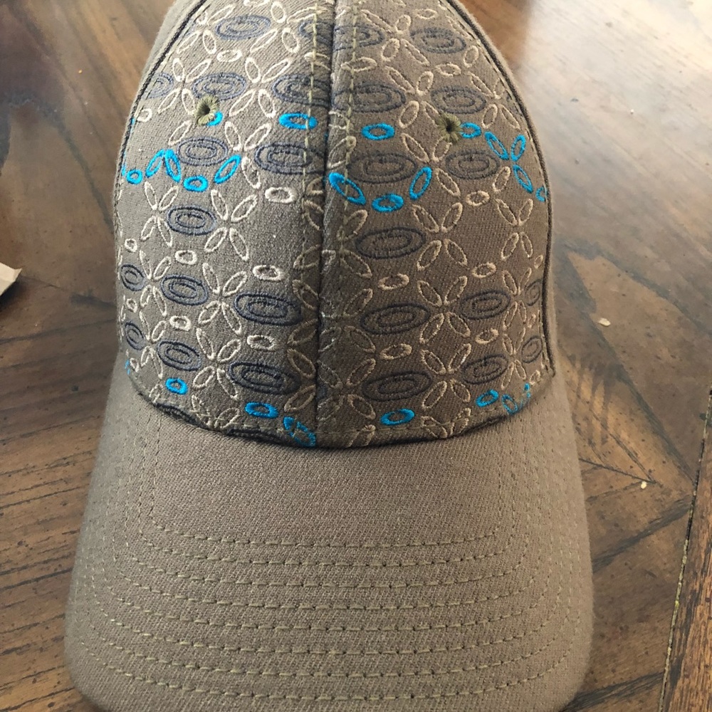 COPY - Oakley hat